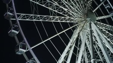 Gece HDR video dönme dolap 4K prores ham