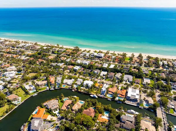 Aerial Photo Golden Beach Neighborhood Luxury Waterfront Mansions — Stock Photo, Image