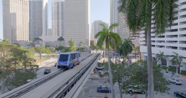 Miami Usa Februari 2024 People Mover Miami Metrorail Spårvagn Antenn — Stockvideo