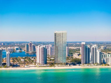 Sunny Isles Beach Florida 2024 'teki İHA fotoğraf kuleleri
