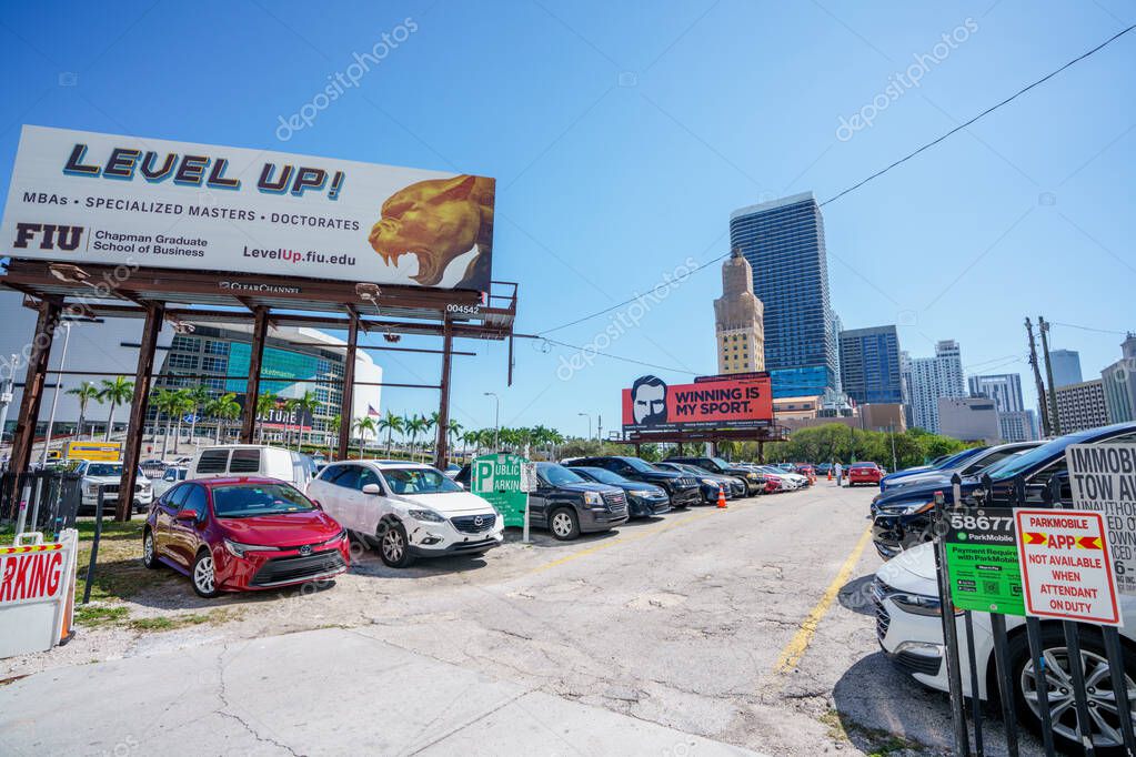 Miami, FL, Estados Unidos 21 de febrero de 2024 Estacionamiento para