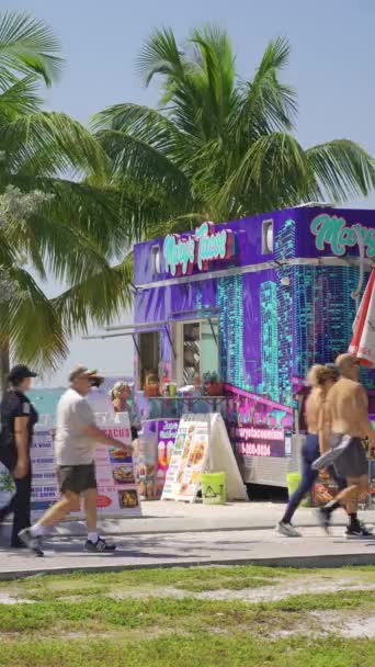 Miami Eua Fevereiro 2024 Vertical Footage Marys Tacos Food Stand — Vídeo de Stock
