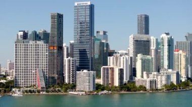 Hava İHA videosu Brickell işi ve finans bölgesi binaları 4k 2024