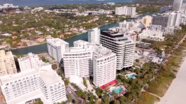 Miami Beach, FL, ABD - 28 Şubat 2024: Havacılık video Faena Hotel Miami Beach 2024 4K 60p