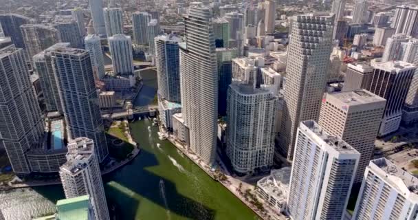 Miami Beach Usa Febrero 2024 Aerial Pull Out Shot Aston — Vídeos de Stock