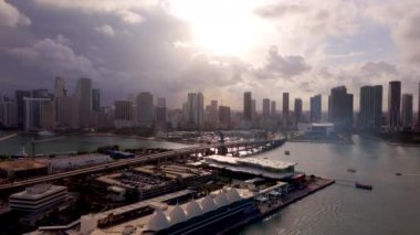 Miami üzerinde güzel bir fırtına