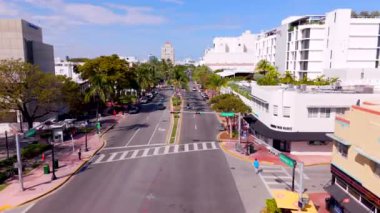 Miami Beach, FL, ABD - 15 Mart 2024: Miami Beach Washington Avenue 4k stok video 60p
