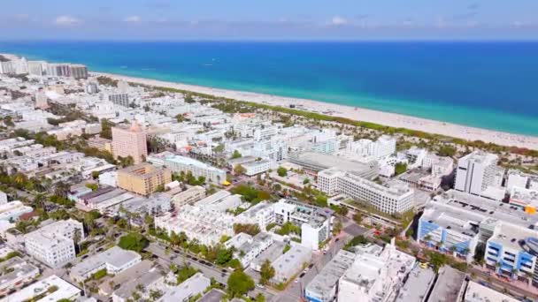 迈阿密海滩朝东北方向飞去 — 图库视频影像