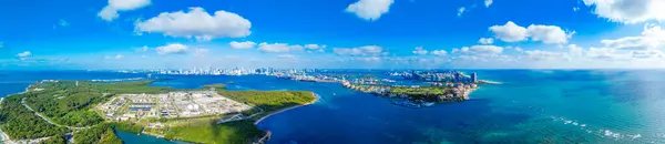 Sudut Lebar Panorama Miami Terlihat Dari Virginia Key Beach 2024 Stok Lukisan  