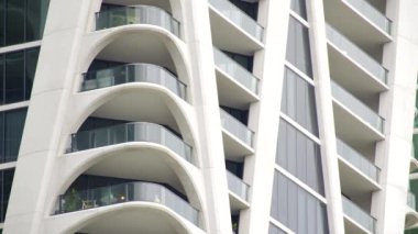 HDR 'nin kentte balkon inşaatı videosu