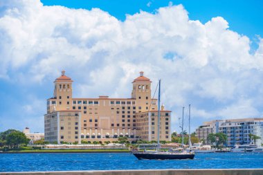 West Palm Beach, FL, ABD - 24 Mart 2024: Stock image Palm Beach Biltmore Condo