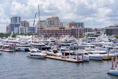 West Palm Beach, FL, ABD - 24 Mart 2024 Florida tekne fuarı