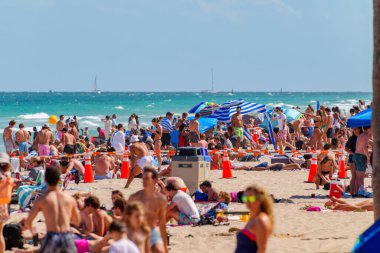 Fort Lauderdale, FL, ABD - 30 Mart 2024 Fort Lauderdale Beach Florida Bahar Tatili 2024