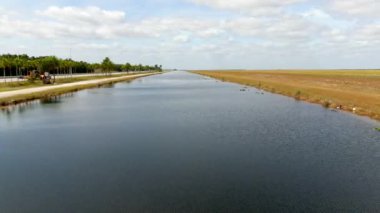 Hava video su kanalı Tamiami Florida 4k