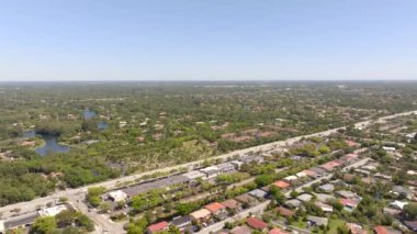 Coral Springs 'teki lüks mahallelerde Florida havacılık kayıtları var.