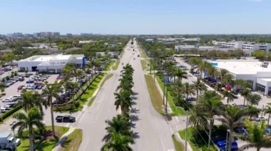 Delray Beach, FL, ABD - 15 Nisan 2024: Delray Beach Florida 'daki hava aracı bayilikleri