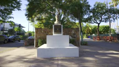 Miami, FL, ABD - 15 Nisan 2024: General Antonio Maceo Küba Anıt Bulvarı Miami