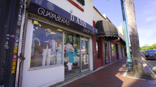 Miami Verenigde Staten April 2024 Asis Guayaberas Cubaanse Winkel Calle — Stockvideo
