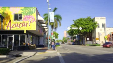Miami, FL, ABD - 14 Nisan 2024: Stok görüntüleri Calle Ocho Miami 8. Cadde 2024