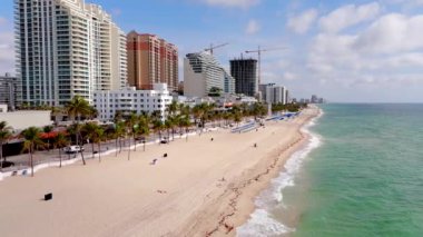 Kumsalda ne güzel bir gün.