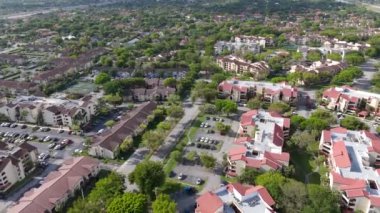 Miami Kendall Florida ABD 'de ikamet eden çoklu aile evleri