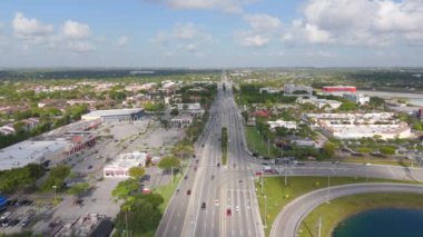 Miami, FL, ABD - 9 Mayıs 2024 Kendall Miami FL Kendall Yolu 88. sokak