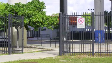 Miami Dade 'de kamp yapmak yasaktır. 4K HDR parkı.