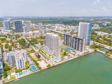 Miami, FL, ABD - 23 Mayıs 2024: Miami Florida, ABD. Hamilton Apartmanı Edgewater Binası