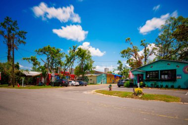 Tallahassee, FL, ABD - 13 Haziran 2024: Tallahassee Demiryolu Meydanı Sanat Bölgesi Tallahassee Florida kasırgaları tarafından tahrip edildi