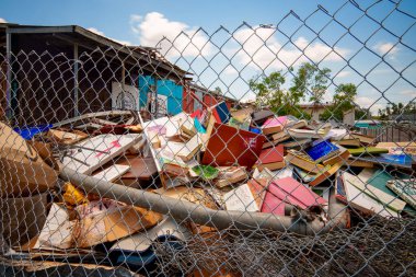 Tallahassee, FL, ABD - 13 Haziran 2024: Tallahassee Demiryolu Meydanı Sanat Bölgesi Tallahassee Florida kasırgaları tarafından tahrip edildi