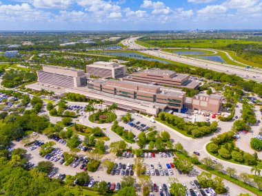 Weston, FL, ABD - 20 Haziran 2024: Cleveland Kliniği Weston Florida. Hava aracı fotoğrafı 2024