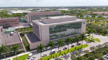 Weston, FL USA - 20 Haziran 2024: Weston Florida 2024 'te bulunan Cleveland Kliniği