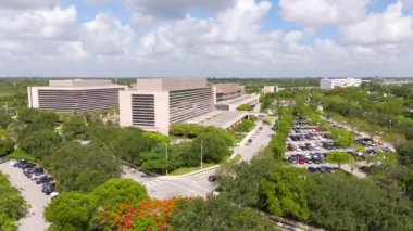 Weston, FL USA - 20 Haziran 2024: Cleveland Kliniği 'nin kuruluş videosu, Weston, ABD 2024