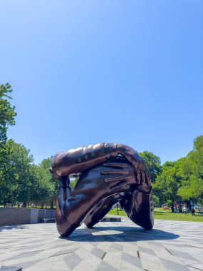 Boston, MA, ABD - 2 Temmuz 2024: Boston Ortak Parkı Sarılması.