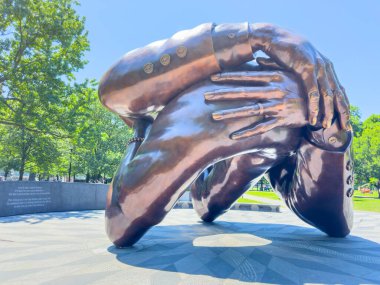 Boston, MA, ABD - 2 Temmuz 2024: Boston Ortak Parkı Sarılması.