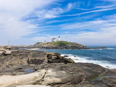 2024 stok fotoğrafı Summer Nubble Deniz Feneri York Maine USA. Nubble Deniz Feneri kayalık Maine kıyısındaki en ikonik deniz fenerlerinden biridir.