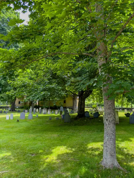 York Limanı 'ndaki mezarlık Maine USA 2024