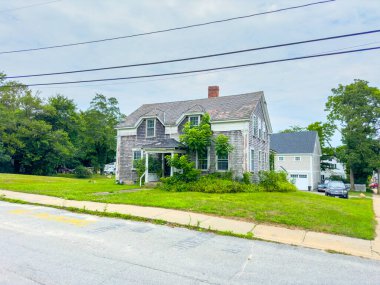 Marthas Vineyard, MA, ABD - 17 Temmuz 2024: Marthas Vineyard 'daki tek aile evi