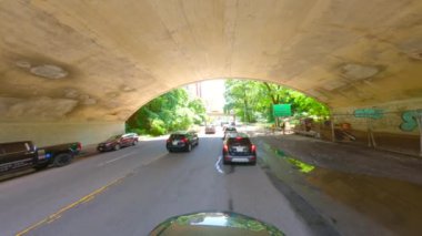 New York, New York, ABD - 15 Temmuz 2024: Riverside Drive New York. 4k hareketli b roll videosu