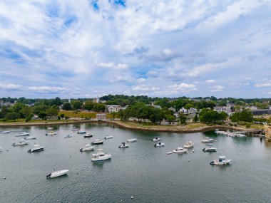 Plymouth Beach Massachusetts ABD 'deki tekneler. Hava aracı fotoğrafı pov 2024