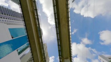 Tramvay rayları altında Brickell Althattı Miami, FL, ABD