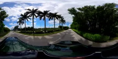 Miami, FL, ABD - 31 Ağustos 2024 VR video sürücüsü Weston Road, Weston, Florida USA 2024