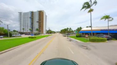 Hillsboro Plajı, FL, ABD - 15 Ağustos 2024: Hillsboro körfezi SR A1A Köprüsü Pompano Plajı