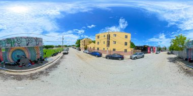 Miami, FL, ABD - 25 Ağustos 2024 Evsiz Kampı Wynwood Miami