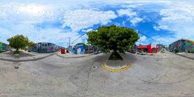 Miami, FL, ABD - 25 Ağustos 2024: 360 Wynwood Miami 'nin dört köşeli fotoğraf sokakları
