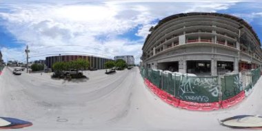 Miami, FL, ABD - 24 Ağustos 2024: Konut inşaatı Wynwood Miami 2024. 360 vr 8k hareket videosu