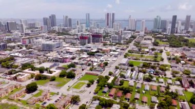 Miami, FL, ABD - 24 Ağustos 2024: Wynwood. Miami Florida 'da hava aracı görüntüsü