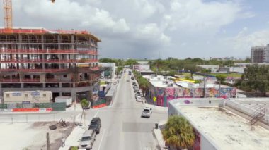 Miami, FL, ABD - 24 Ağustos 2024: Miami Wynwood, Florida, ABD 2024 Hava Videosu