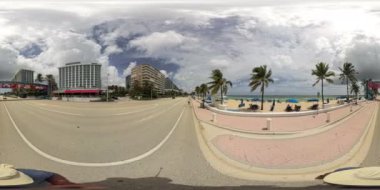 Fort Lauderdale, FL, ABD - 5 Eylül 2024: Fort Lauderdale Beach 8K hisse senedi görüntüleri 360 vr.