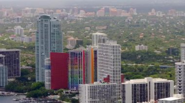 Miami rıhtım binaları 4k havadan B kaydı 2024
